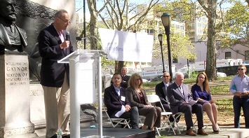Charles Schumer - LE&RN Walk for Lymphedema & Lymphatic Diseases 2014 thumbnail Photo